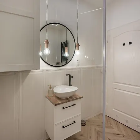 Rentplanet - Swietokrzyska Apartamento *