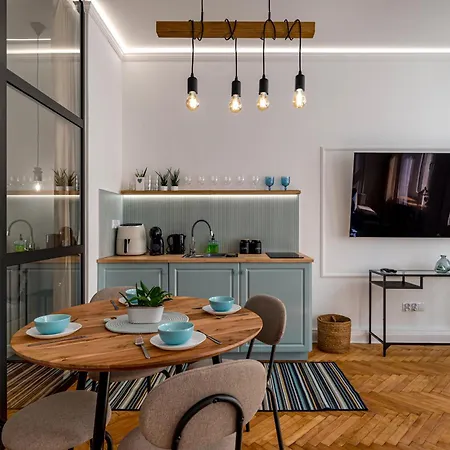 Rentplanet - Swietokrzyska Apartamento *