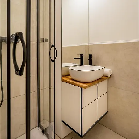 Rentplanet - Swietokrzyska Apartamento