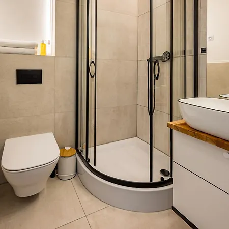 Rentplanet - Swietokrzyska Apartamento *